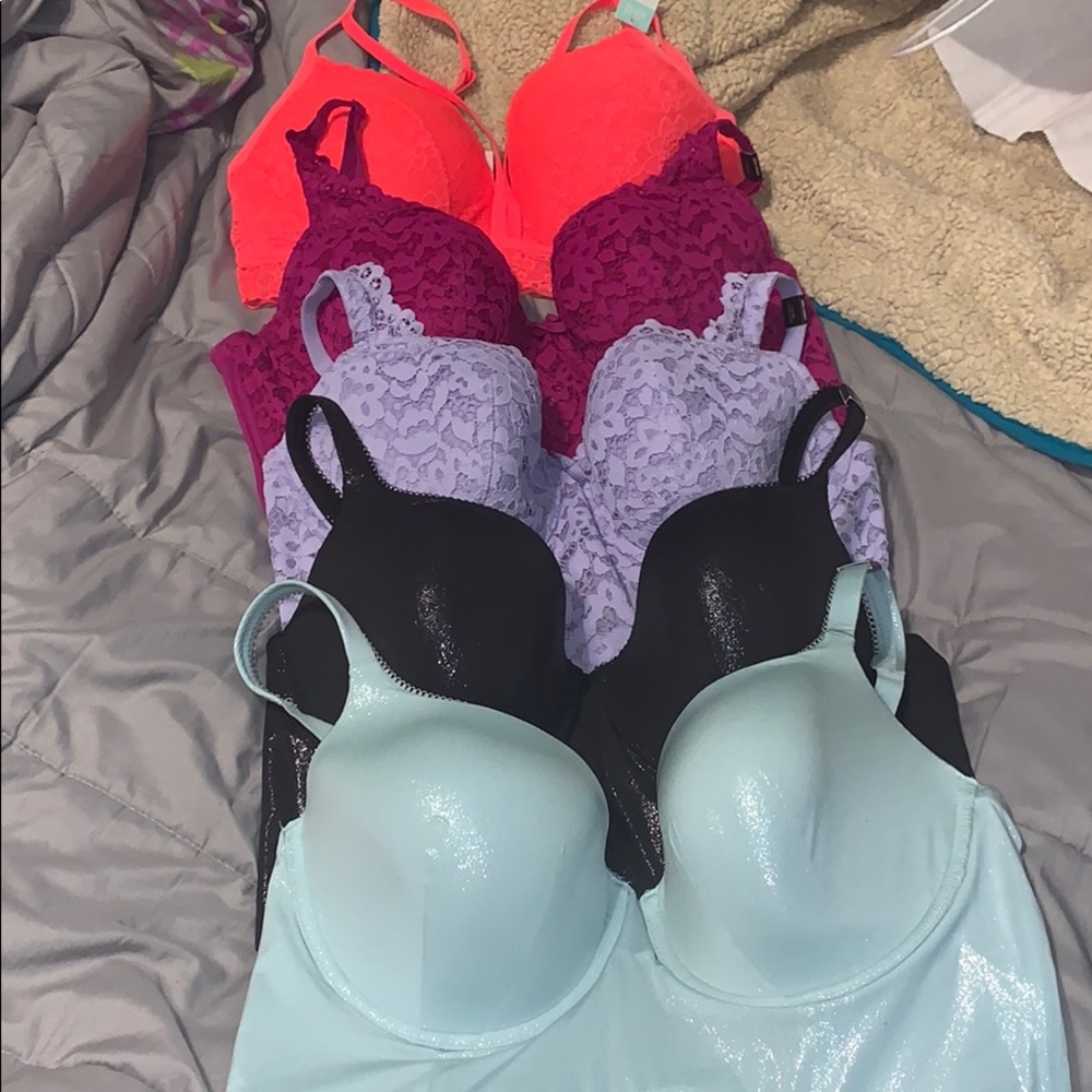 5 brand new Victoria Secrets bras
